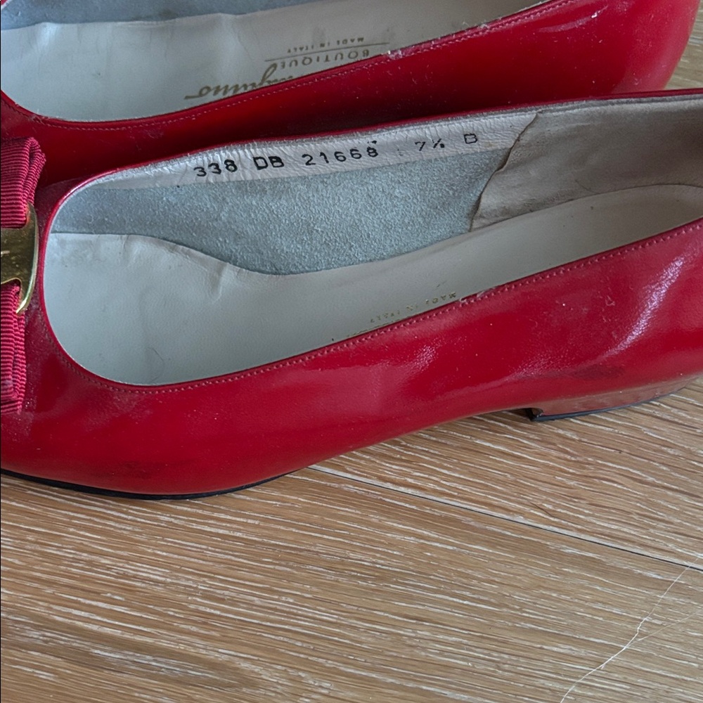 Salvatore Ferragamo Red Heels with Gold Accent - Picture 7 of 8